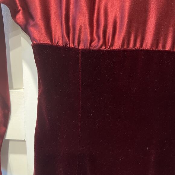 Gillian Velvet And Satin Dark Red Dress Size 8 Open-Back Cocktail Wedding - Picture 2 of 9